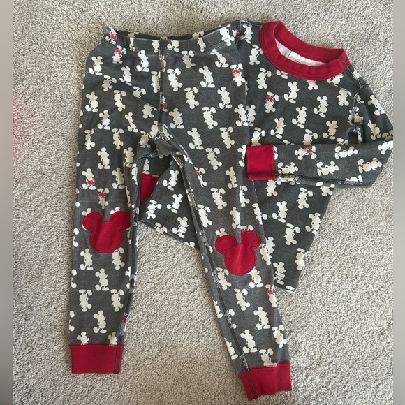 Hanna Andersson Other - Hanna Andersson Disney Kids Pajama Set - Gray and Red Mickey Design